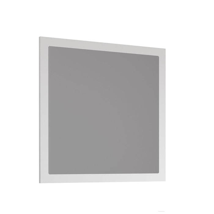 32" / White