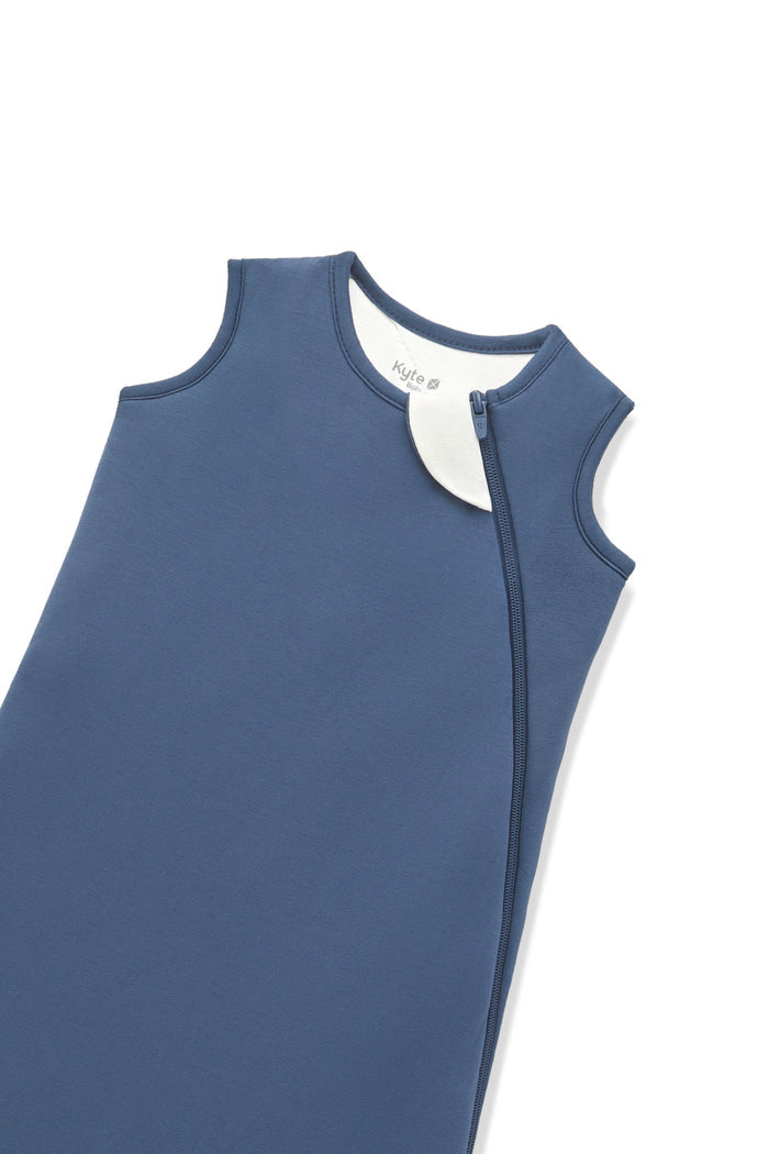 Sleep Bag in Oxford 1.0 with zipper garage on a white background