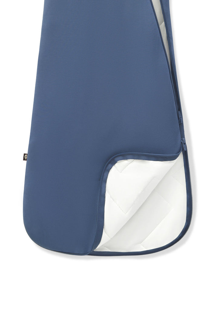 Sleep Bag in Oxford 2.5 with dual zipper on a white background